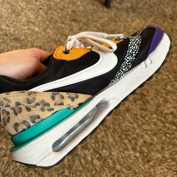 Nike Air Max Dawn SE - Picture 11 of 13